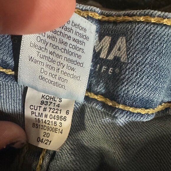 Sonoma Womens Size 20 Custom Cut-Off Denim Shorts Blue Raw Hem - Picture 3 of 12